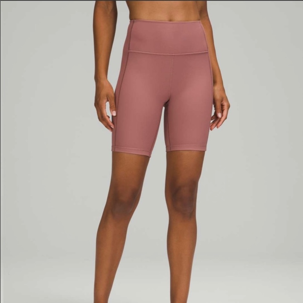 Lululemon Contoured High-Rise Short 8" - Spiced Chai Size 6
